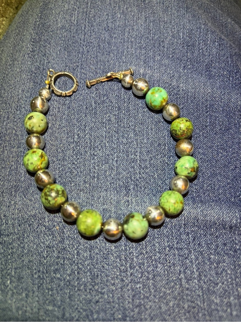 Very Nice sterling silver Turquoise toggle bracelet